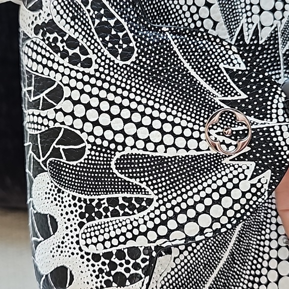 Limited Edition LVxYK 1 of 50 Made Capucines MM - Picture 8 of 13